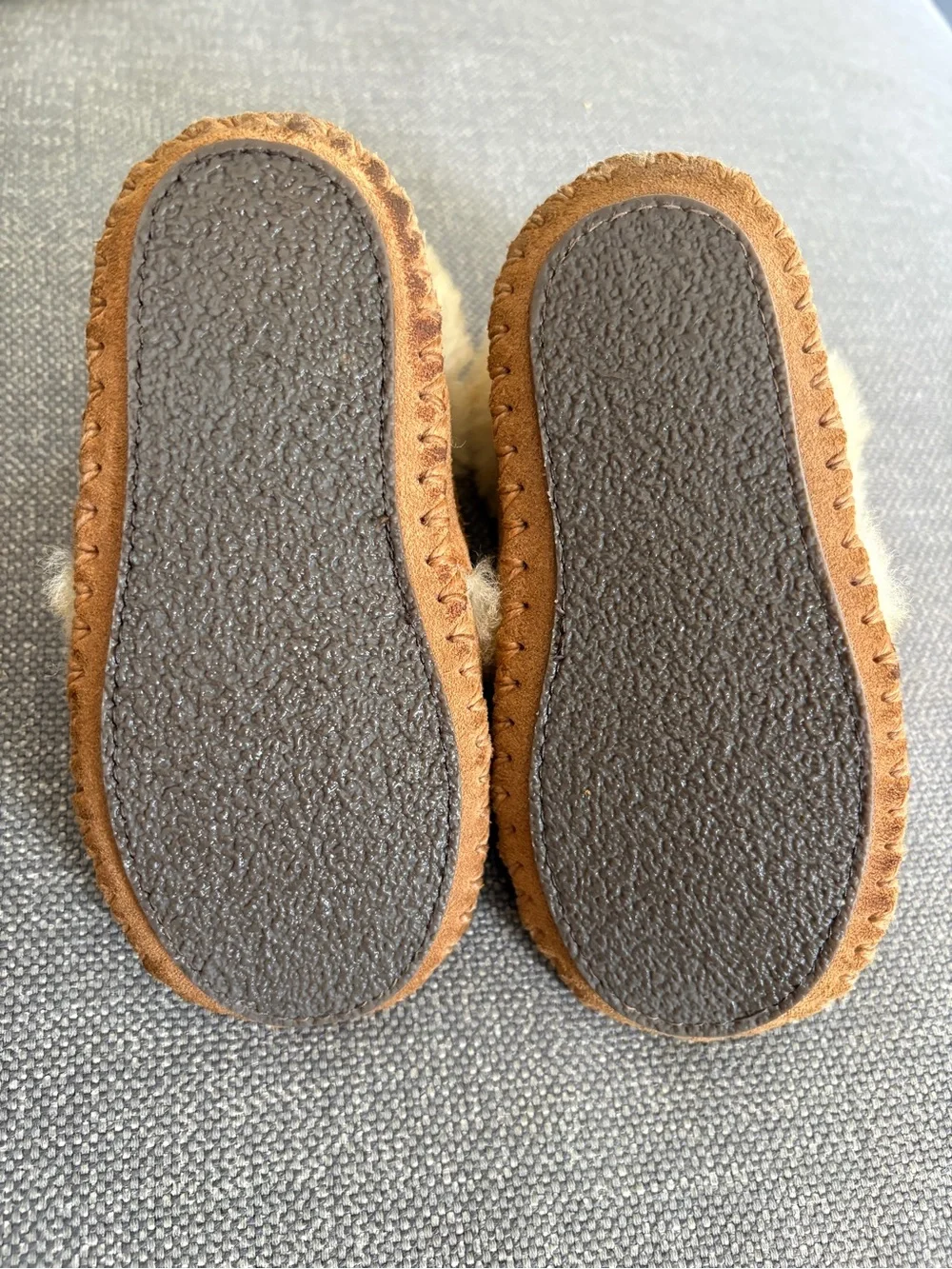 Ll bean toddler lamb leather fur moccasins 5/6